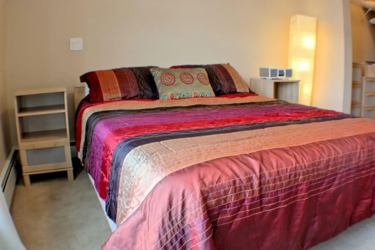 شقة YYC  في Cozy Comfort In Bridgeland