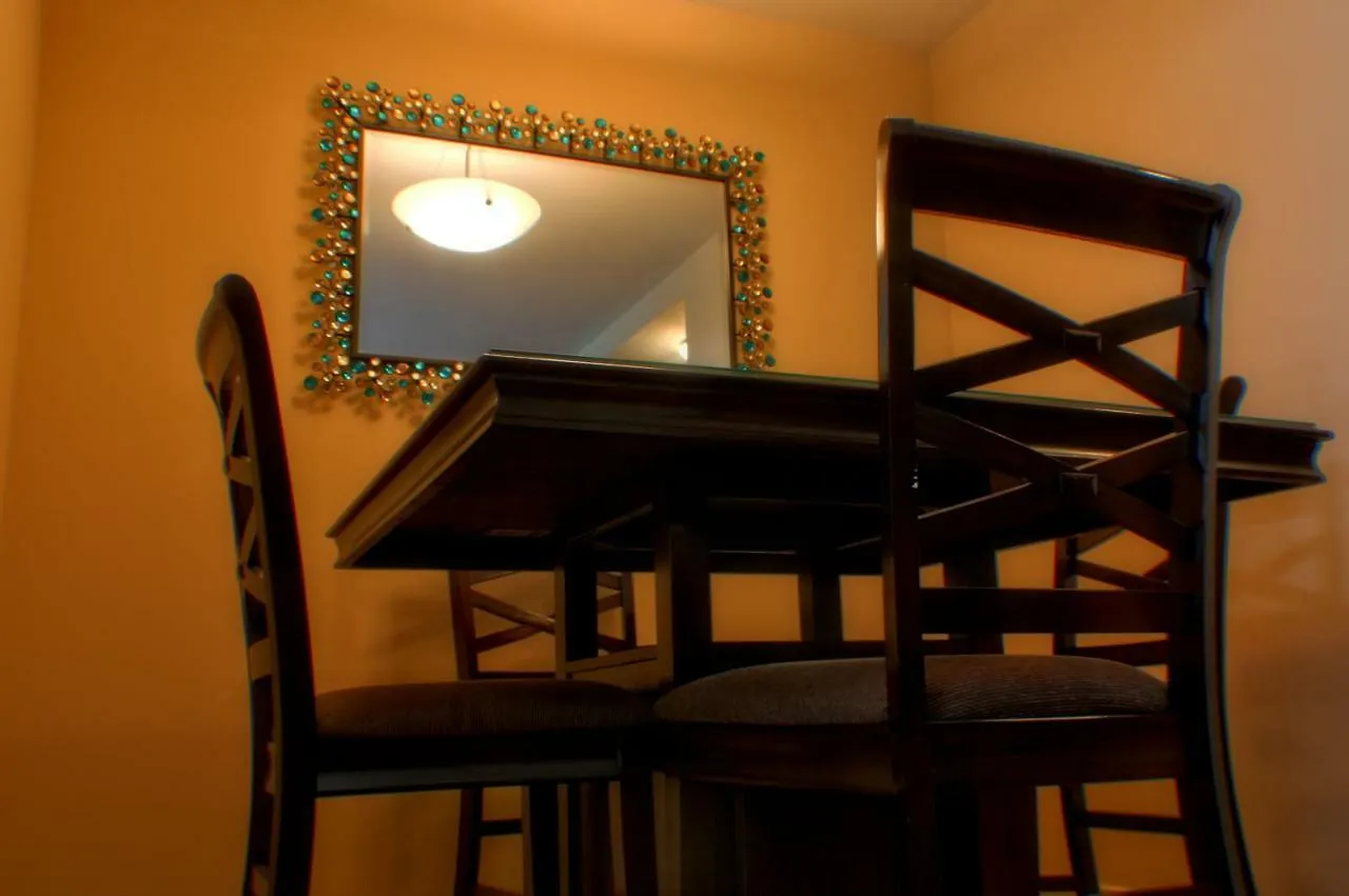 شقة YYC  في Cozy Comfort In Bridgeland